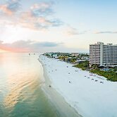 DiamondHead Beach Resort