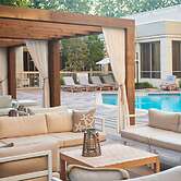 DoubleTree by Hilton Dallas - Market Center