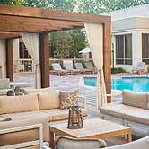 DoubleTree by Hilton Dallas - Market Center