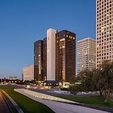 DoubleTree by Hilton Hotel Houston - Greenway Plaza