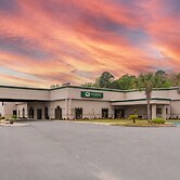 Cottonwood Suites Savannah Hotel & Conference Center