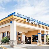 Days Inn by Wyndham Hendersonville