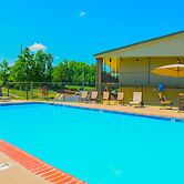 Days Inn & Suites by Wyndham Athens Alabama