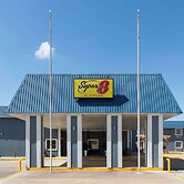Super 8 by Wyndham Buffalo
