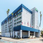Holiday Inn Express Van Nuys by IHG