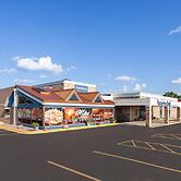 AmericInn & Suites By Wyndham Baraboo Event Center