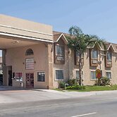 Super 8 by Wyndham Bakersfield South CA