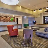 Holiday Inn Westbury - Long Island by IHG