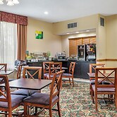 Quality Inn & Suites Near Amish Country