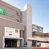 Holiday Inn Express & Suites Los Angeles Downtown West by IHG