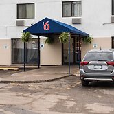 Motel 6 Saint Paul, MN - I-94