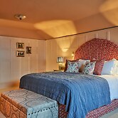 The White Horse - A Heartwood Inn