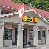 Super 8 by Wyndham Niagara Falls North