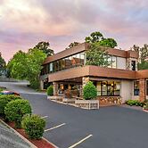 Best Western Plus Landing View Inn & Suites