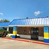 Days Inn by Wyndham Seguin TX