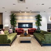 DoubleTree by Hilton Fairfield Hotel & Suites