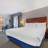 Best Western Plus Marina Shores Hotel