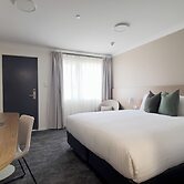 The Phoenix Artesian Spa Resort and Accommodation