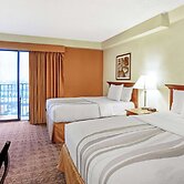 La Quinta Inn & Suites by Wyndham Stamford / New York City