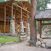 Upper Canyon Inn & Cabins