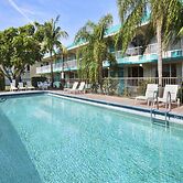 Days Inn & Suites by Wyndham Fort Pierce Midtown
