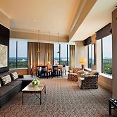 Sheraton Greensboro at Four Seasons