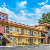 Travelodge by Wyndham Burbank-Glendale