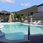 Quality Inn & Suites Biltmore East