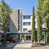 Park Lane Suites and Inn