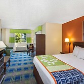 Days Inn by Wyndham Fremont