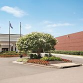 Holiday Inn Washington-Dulles International Airport by IHG