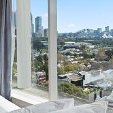 Holiday Inn Sydney Potts Point by IHG