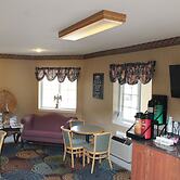 Howard Johnson by Wyndham Lenox