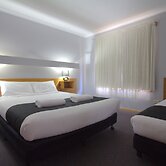 Blue Whale Motor Inn & Apartments