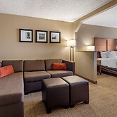 Comfort Inn & Suites Hays I-70