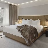 Vogue Hotel Montreal Downtown, Curio Collection by Hilton