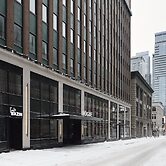 Vogue Hotel Montreal Downtown, Curio Collection by Hilton