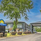 Days Inn by Wyndham Pensacola I-10