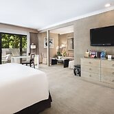 Luxe Sunset Boulevard Hotel