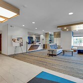 Holiday Inn Express Hotel & Suites Portland-Jantzen Beach by IHG