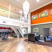 Econo Lodge Inn & Suites East