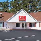 Econo Lodge Inn & Suites