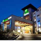 Holiday Inn Express & Suites Langley by IHG