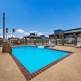 Rodeway Inn & Suites