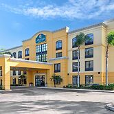 La Quinta Inn & Suites by Wyndham Tampa North I-75