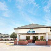 Days Inn by Wyndham Paxton