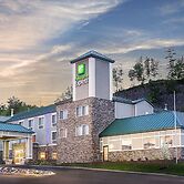 Holiday Inn Express Houghton-Keweenaw by IHG