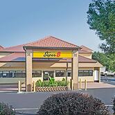 Super 8 by Wyndham Suwanee