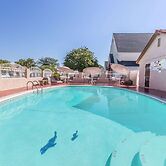 Travelodge by Wyndham Merced Yosemite