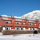 Rocky Mountain Ski Lodge